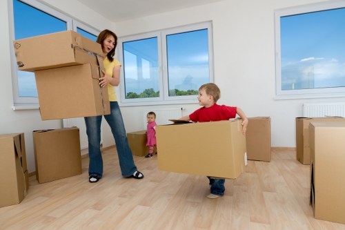 Kennington moving truck for house, flat, and storage moves