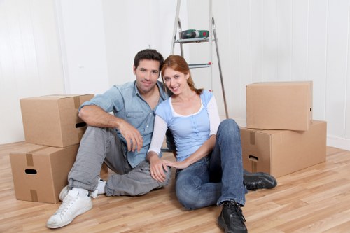 Local van moving service in Kennington for home and office items